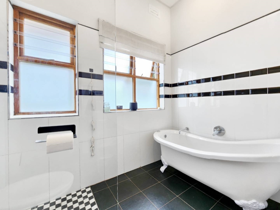 To Let 2 Bedroom Property for Rent in Sea Point Western Cape